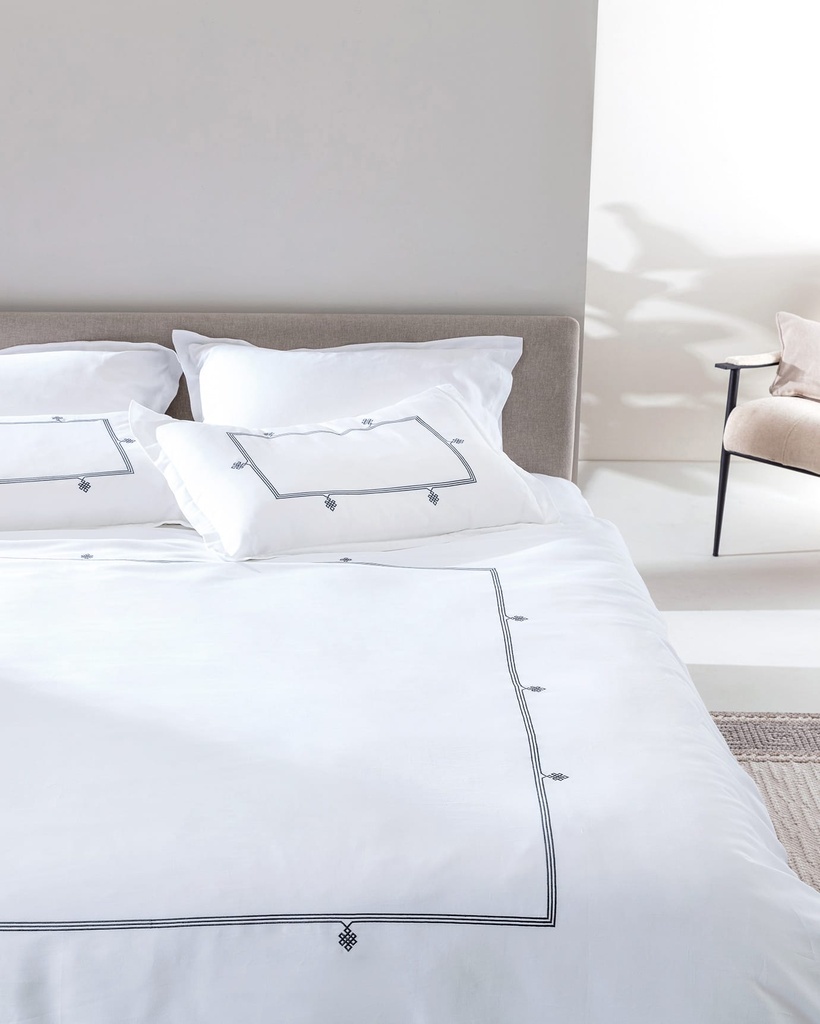 Lilas King Size Nakışlı Çarşaflı Nevresim Takımı - Saten