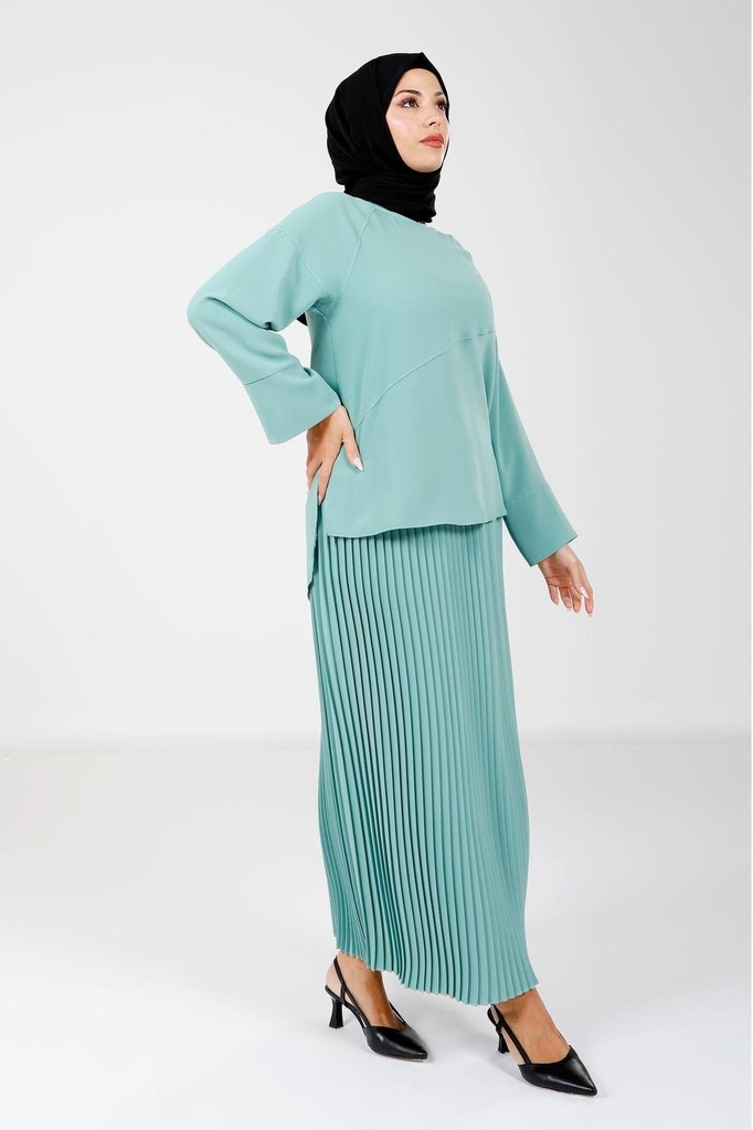 beyza-etegi-pliseli-yesil-renk-bluz-ve--4714.jpg