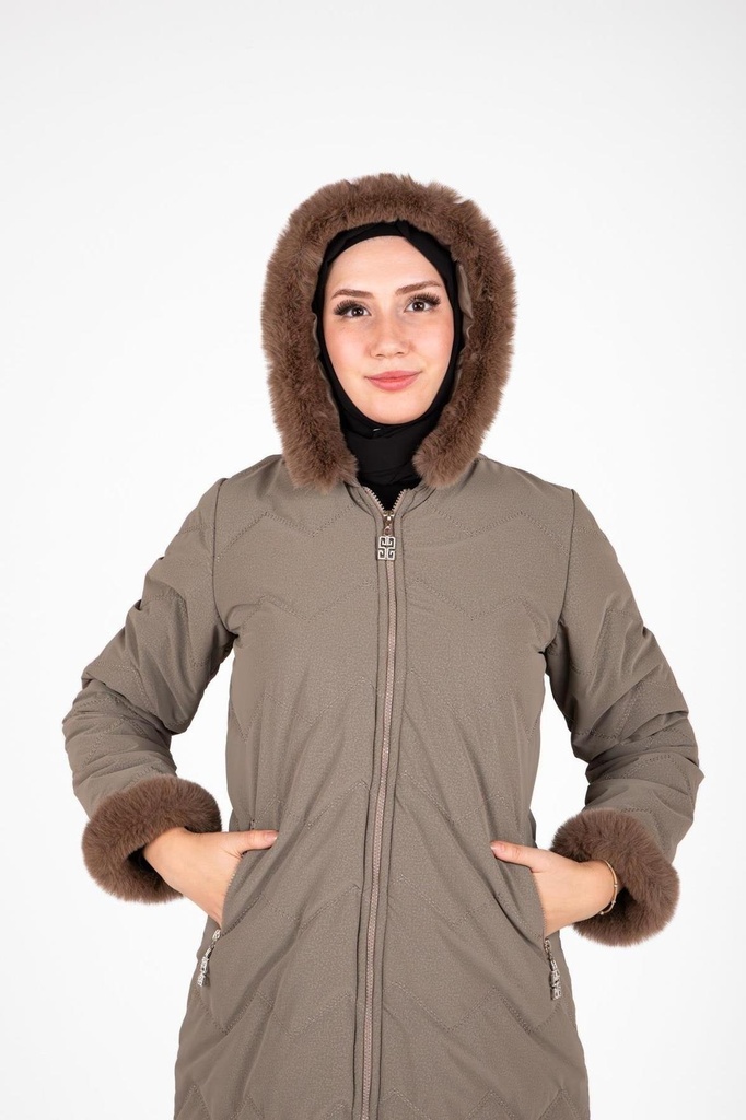 beyza-kapusonu-ve-kollari-pelus-detayl-3-249e.jpg